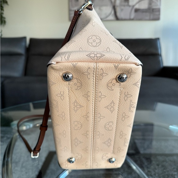 Authentic LV Hina PM Leather Handbag - Picture 7 of 8